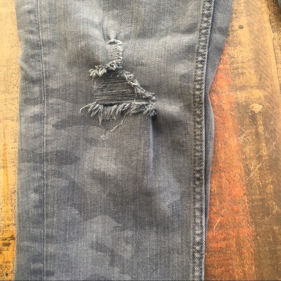 NWT Zara Distressed Camouflage Denim Jeans - Picture 2 of 9